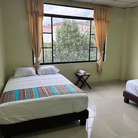 Hostal Marin Central Quito Ngoại thất bức ảnh