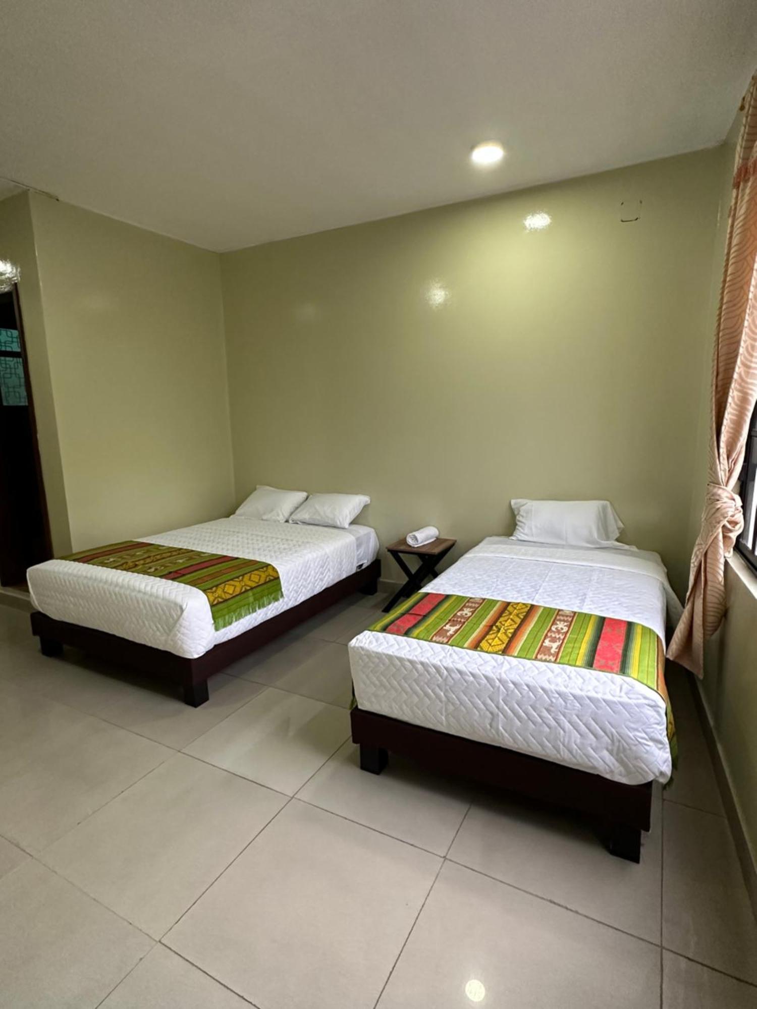 Hostal Marin Central Quito Ngoại thất bức ảnh