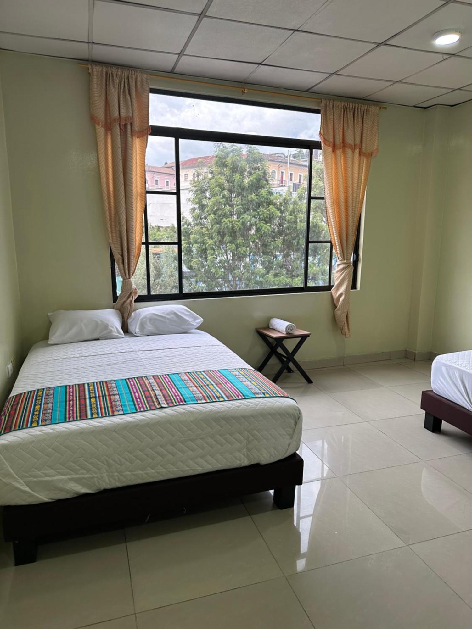 Hostal Marin Central Quito Ngoại thất bức ảnh